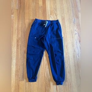 Fabletics scrubs men medium short